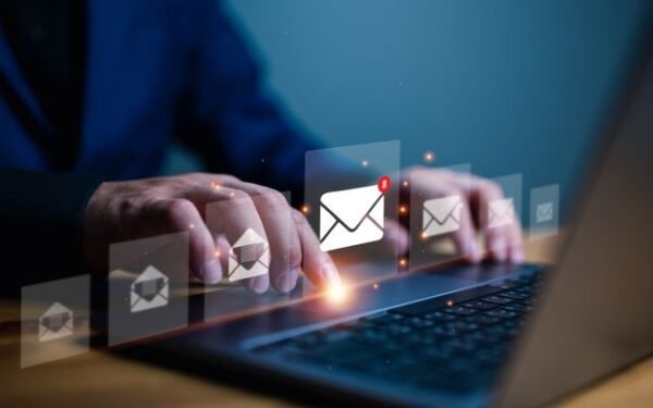 Side Hustles Online: How Beginners Are Earning Extra Income in 2026